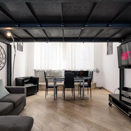 Moderno Loft A 150Mt Dalla Metro "Bernini" トリノ エクステリア 写真