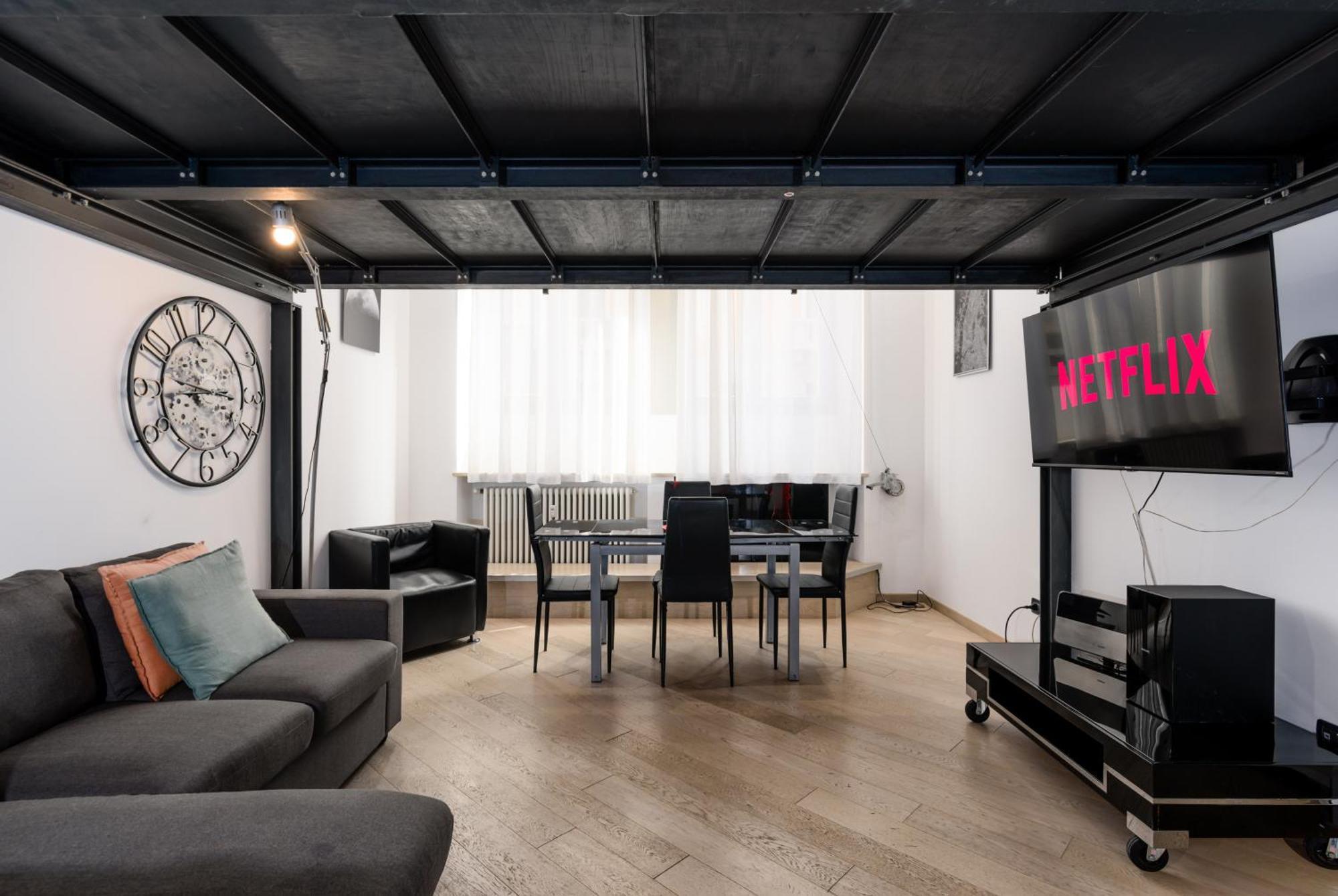 Moderno Loft A 150Mt Dalla Metro "Bernini" トリノ エクステリア 写真